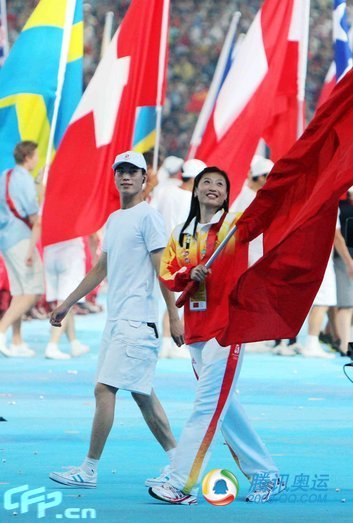 張寧擔(dān)當(dāng)閉幕式旗手 老將完美奧運(yùn)收官