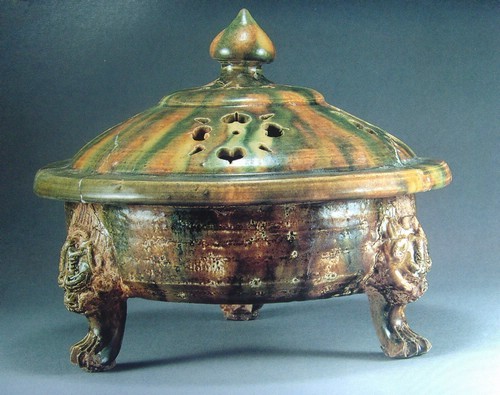 唐渤海三彩三足帶蓋熏爐 唐渤海三彩三足帶蓋熏爐