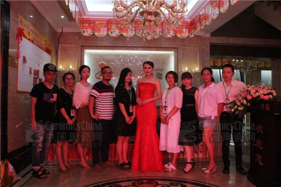 �Lɳ���R˹�մɾ�Ӣ�F(tu��n)�(du��)