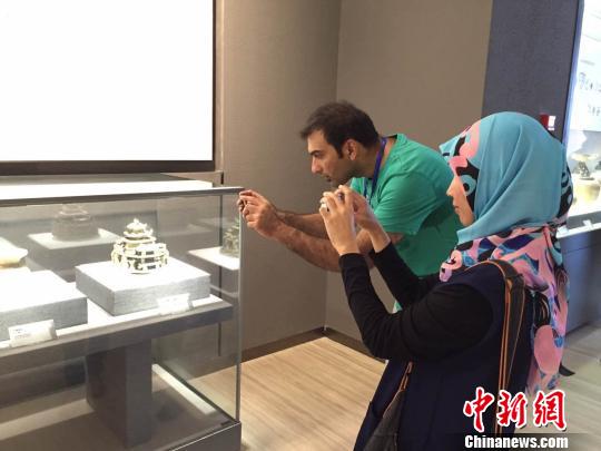 �ھ����(zh��n)�Ї��մɲ����^��������W(xu��)�����O���Ї��vʷ�Ļ���ɫ��������(x��)�µ��մ�ٝ�@����������Ї��߳����ƴɼ�ˇ�������iȪ �z